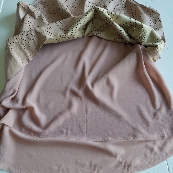 Simply Vera Vera Wang Faux Leather Sleeveless Blouse Size Large Mauve - Picture 7 of 8